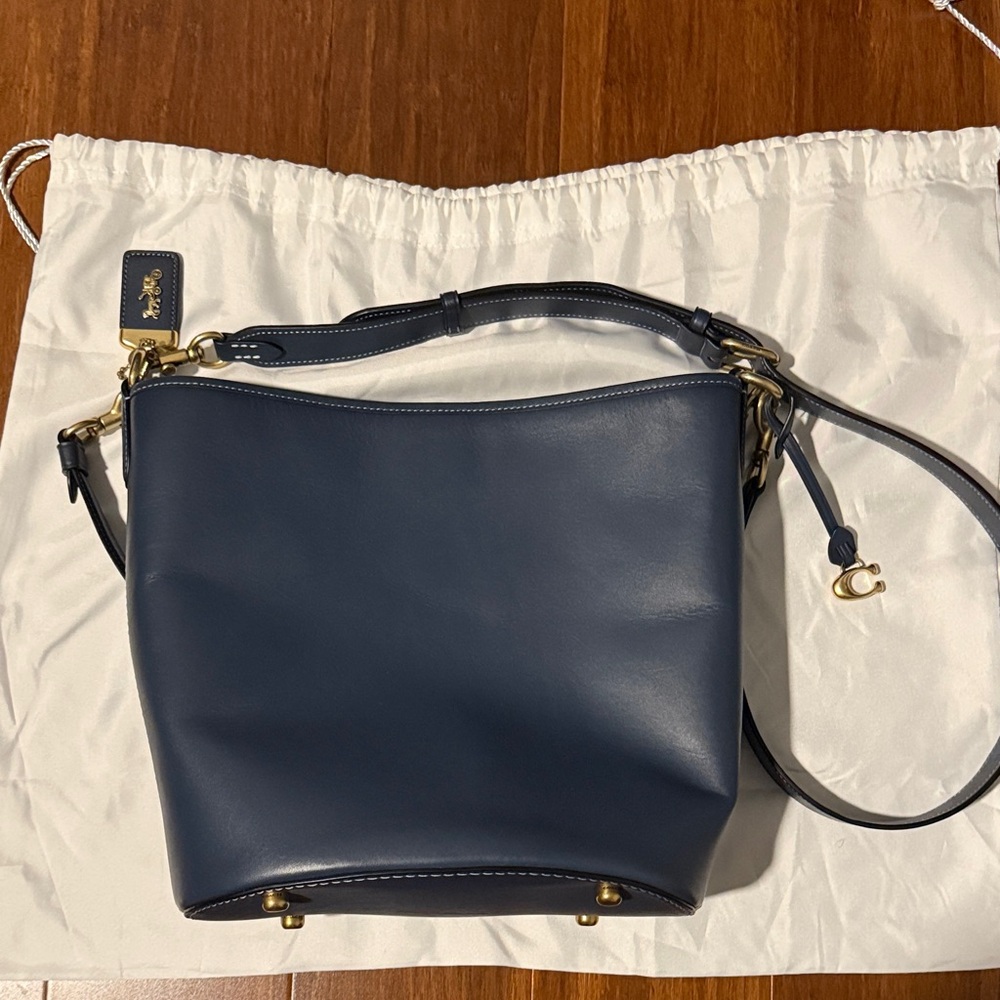 Elegant Navy Blue Leather Coach Shoulder Bag